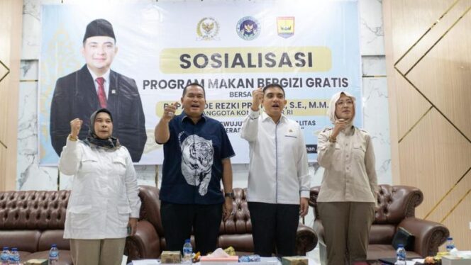 
 Sosialisasi Program MBG digelar di Aula Pendopo Walikota Padang Pariaman pada Jumat, 8 Agustus 2025. [Foto: Dok. BGN]