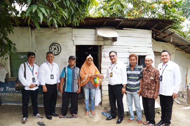
 Momentum Hari Ulang Tahun (HUT) ke-125 dimanfaatkan PT Pegadaian untuk berbagi langsung dengan masyarakat melalui kegiatan sosial bertajuk Pegadaian Berbagi. Aksi ini menyasar warga di Kecamatan Rumbai, Kota Pekanbaru, Riau, dengan menyalurkan bantuan sembako kepada masyarakat yang membutuhkan.