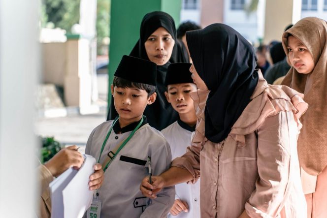 
 Program bertajuk Langkah Emas Anak Sholeh yang berlangsung di Kantor Pegadaian Area Pekanbaru, Sabtu (4/7). [Foto: Dok. Pegadaian]
